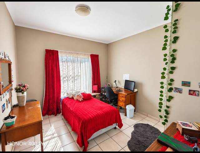 3 BEDROOM PROPERTY TO RENT IN STRUBENVALE